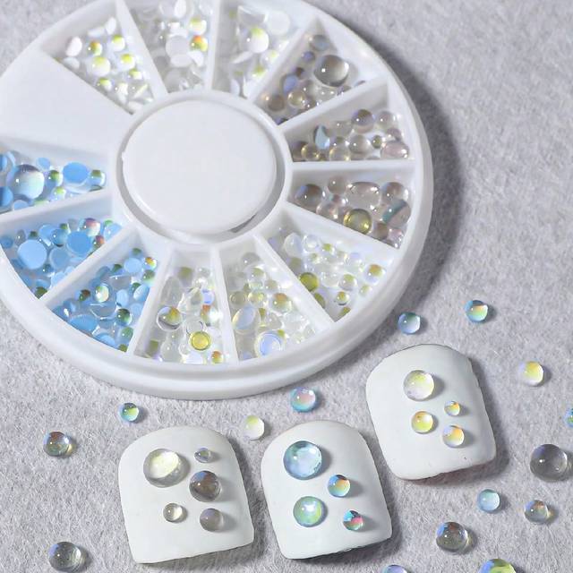 12 rutnät nagelkonst strass, inklusive regnbågsfiskfjäll, bubbelpärlor, kristaller, halvrunda platta ädelstenar, godis, macaron, borealis strass, gör- - Multifärgad