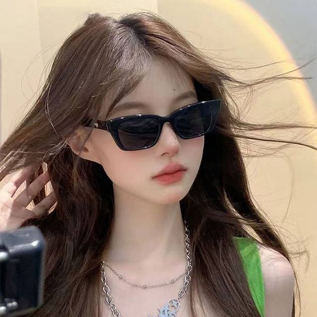 SHEIN 1 Pair Women&#39;s Korean Ins Style Square Frame Unique High-End Fashion Glasses, Fashionable For Summer For Summer Beach Vacation,Outdoor,Travel