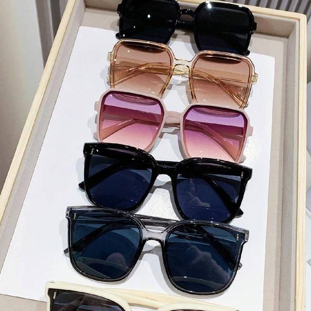 SHEIN 6pcs Retro Square Frame Combination Sunglasses For Women Plastic Fashion Classic Decorative Outdoor Travel Beach Vacation Anti-Uv Glasses Sunglasses B