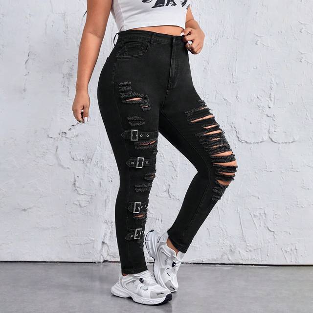 SHEIN Plus Size Ladies&#39; Distressed Jeans With Metal Button