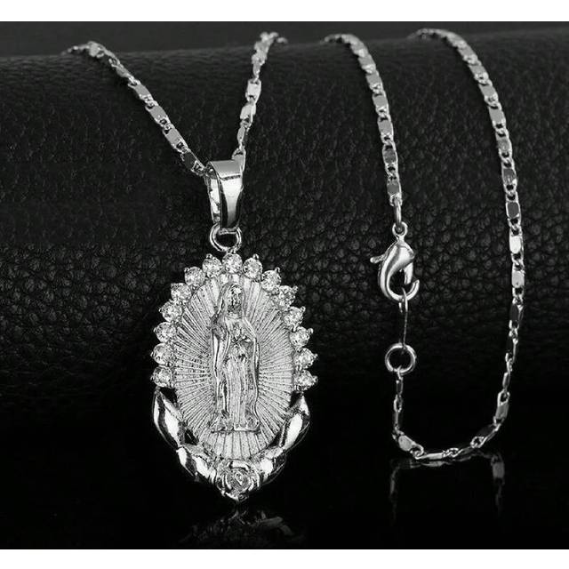 SHEIN 1pc Men&#39;s Two-Tone Our Lady Of Guadalupe Pendant Necklace