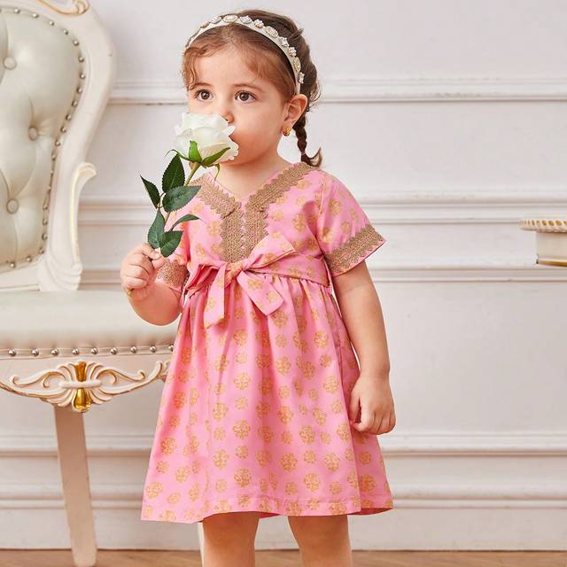 SHEIN Baby Girls&#39; Spring Print Patchwork Woven Belt Daily Casual Dress
