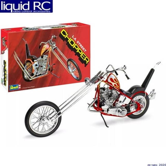 Level 5 Model Kit LA Street Chopper Motorcycle 1/8 Scale Model by Revell