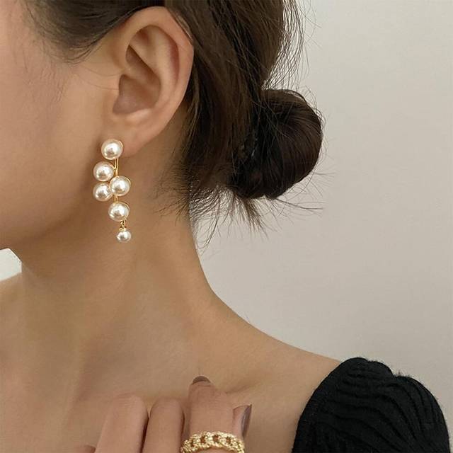Long Pearl Tassel Drop Earrings Multi Beaded Cluster Chandelier Dangle Earrings Gold Pearl Chain Earrings Statement Bridal Jewelry for Women Girls