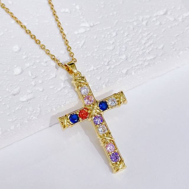 Cross Necklaces for Women Jewelry Necklaces for Teen Girls Women 16K Gold Plated Cross Pendant Choker Necklace Valentine's Day Jewelry Girls Gold