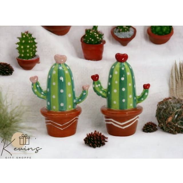 Cosmos Gifts 21065 Cactus Pots with Hearts Salt and Pepper Shakers