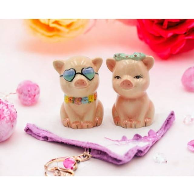 "Fine Ceramic Happy Pigs Couple Salt & Pepper Shakers Set, 3-1/8"" H"