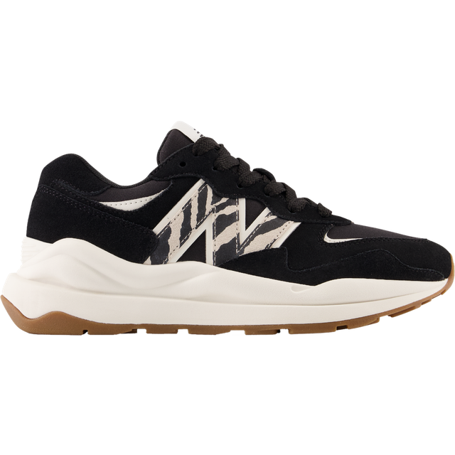 New Balance Women's 5740 in Black/White Suede/Mesh, size 3 Narrow