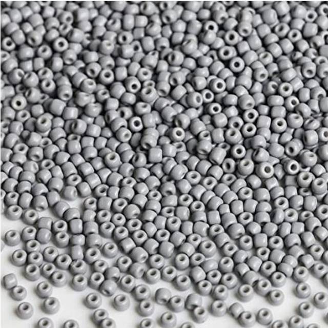 Bala&Fillic Opaque Grey Color 3mm Seed Beads About 3600pcs/100Grams in Bag  8/0 Glass Craft Beads for Making Bracelet and Necklace (Grey)