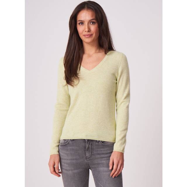 Basic fine knit organic cashmere V-neck sweater
