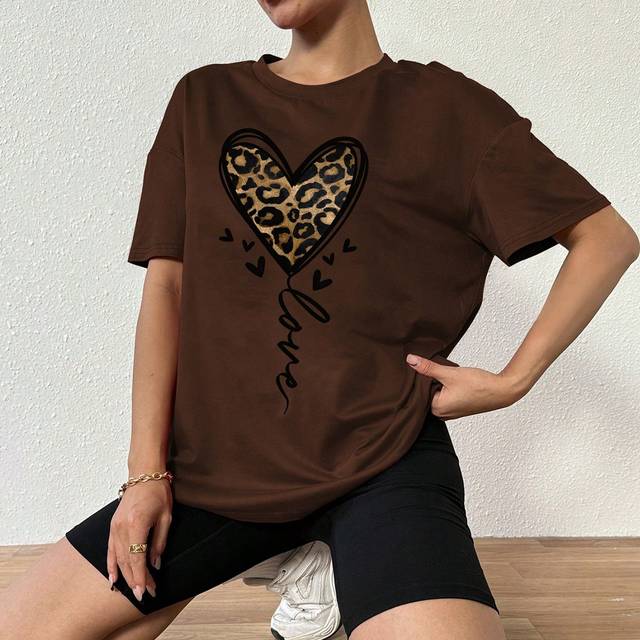 VaVaBold Women&#39;s Heart Leopard Print Loose Fit Oversized Drop Shoulder T-Shirt Graphic Tees Women Tops