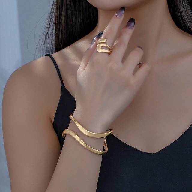 SHEIN 1pc Stylish Alloy Bangle + 1pc Minimalist Fashionable Alloy Ring