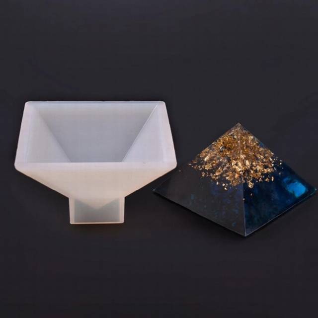 Large Pyramid Shape DIY Silicone Jewelry Mold Making Ornament Craft Mould 9.5x9.5x6cm