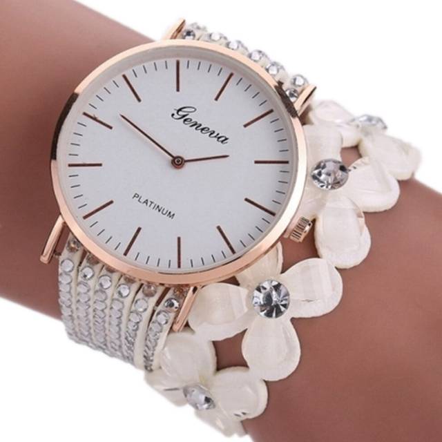 2 Pcs Women Round Dial Flower Diamond Studs Bracelet Watch(White)
