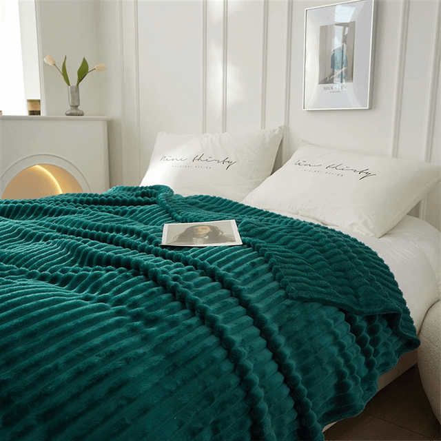 SHEIN 1pc Solid Color Cute Plush Blanket, Soft & Skin-Friendly Fluffy Throw Blanket, Multi-Size & Multi-Purpose Blankets For Travel, Air Conditioning, Summe