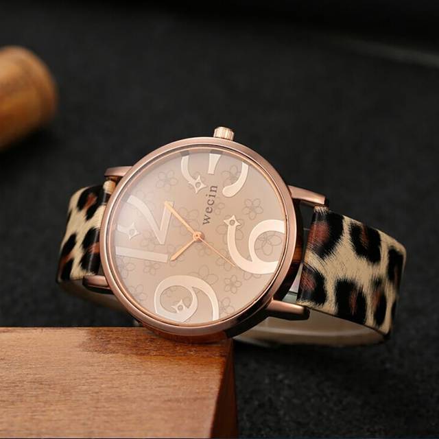 1 st roséguld läderarmband Big Number Quartz Watch för män och kvinnor lyxiga parklocka (mönstret på remmen kan variera) (En-Storlek)