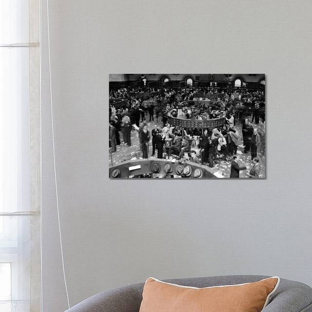 1940s Trading in Progress on Floor of New York Stock Exchange NYC USA - Wrapped Canvas Photograph (45.72cm H x 66.04cm W x1.91cm D)