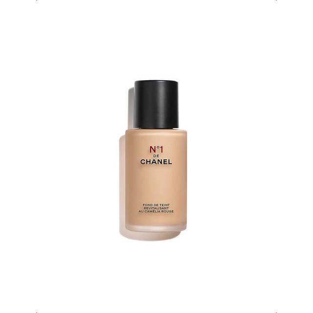 Chanel N°1 DE REVITALIZING FOUNDATION ILLUMINATES MOISTURIZES PROTECTS