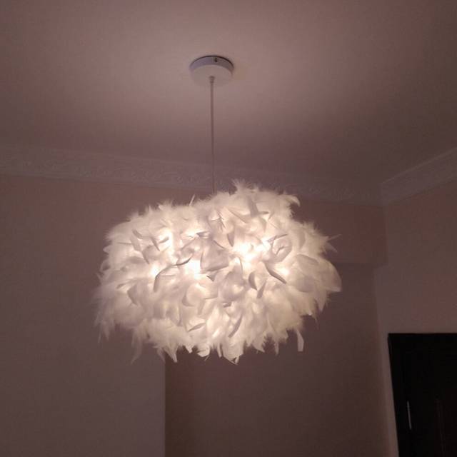 Modern Chandelier Ã45CM Creative Romantic Hanging Lamp Pure White Feather Pendant Light Nordic Hanging Light E27