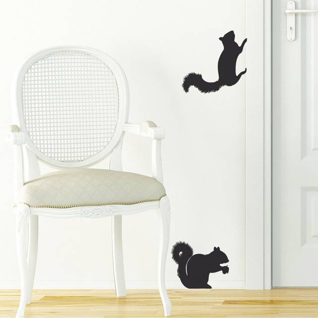 2 Piece Squirrel Wall Sticker Set - Burgundy