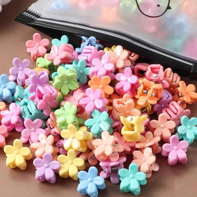 SHEIN 30pcs Girls&#39; Mini Flower Hair Claw Clips, Color Random