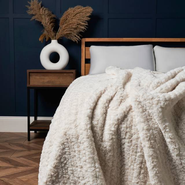 Boucle Like Faux Fur Throw - Cream - 127cm X 152cm - BHS Accessories