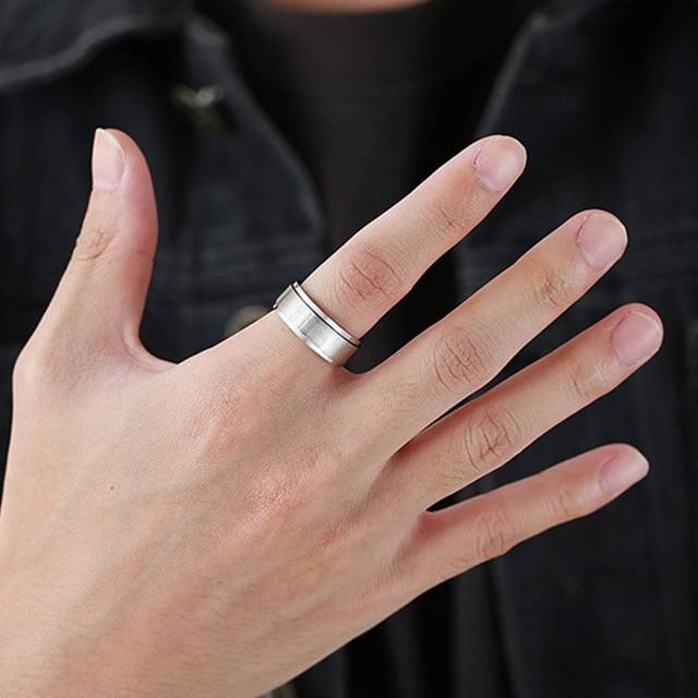 SHEIN 1pc Rotating Matte Finish Spinning Lover&#39;s Ring