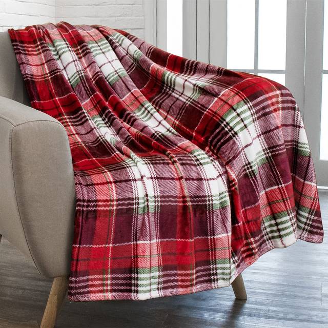 PAVILIA Christmas Throw Blanket | Holiday Christmas Red Fleece Blanket | Soft  Plush  Warm Winter Cabin Throw  50x60 (Red Green Plaid)