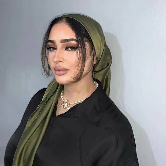 SHEIN 1 Pc Solid Color Scarf For Women,Lightweight Outdoor Headscarf,Versatile Fashion Square Scarf,Suitable For Headscarves