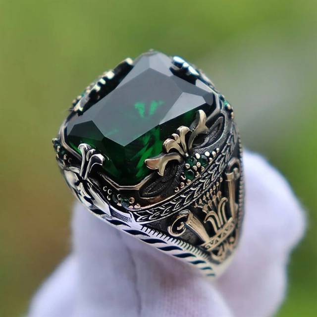 SHEIN 1pc Vintage Handmade Silver-colored Carved Men&#39;s Ring, New Punk Style Ring Ideal For Men&#39;s Everyday Wear