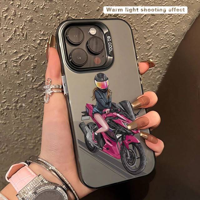 SHEIN 1pc Fashionable Motorcycle Girl Printed Anti-Fall Phone Case Compatible With Iphone 11/12/13/14/11pro Max/12 Pro Max/13 Pro Max/14 Pro Max/Xr/15/15 Pr