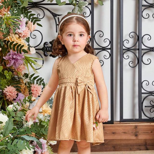 SHEIN Baby Girl&#39;s Sleeveless Floral Jacquard Dress In Champagne Color, Perfect For Daily And Casual Wear, Spring And Summer