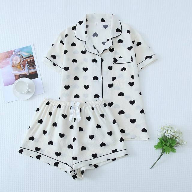 SHEIN 2pcs/Set Women&#39;s Summer Sleepwear Pajama Set With Black Heart Print, Contrast-Color Trim Buttoned Short Sleeve Top And Bowknot Shorts, Suitable For Ho