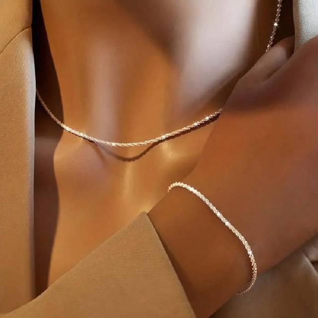 SHEIN 2pcs/Set Minimalist Shiny Silver Copper Bracelet And Necklace Set For Women, Dating And Vacation Gift