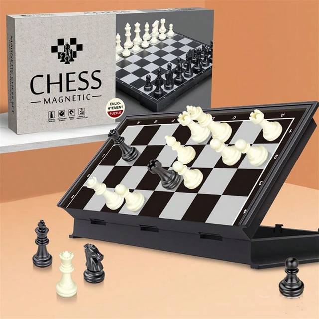 SHEIN Foldable Magnetic Black & White Chessboard (19*19cm) Set With Abs Resin Pieces, Portable & Unique International Chess Game Set For Travel,Adult Party