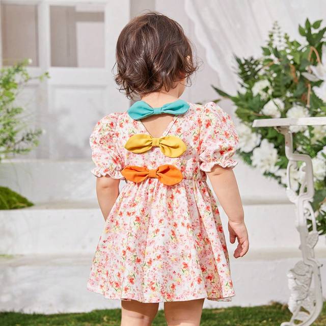 SHEIN Baby Girl Casual Summer Holiday Dress With Floral Print And Bow Tie Short Sleeve