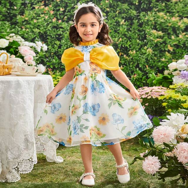 SHEIN Young Girl&#39;s Shift Dress With Peter Pan Collar, Contrast Front Bow & Flower Pattern