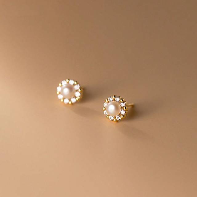 SHEIN 1pair French Style Luxurious & Simple Stainless Steel Round Stud Earrings With Tiny Faux Pearls