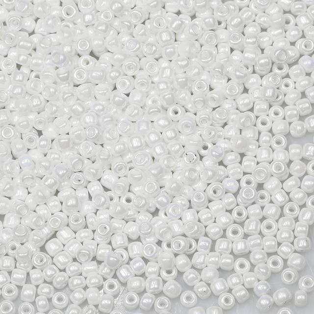 Bala&Fillic Opaque White Pearl 3mm Seed Beads about 3600pcs/100Grams in Bag  8/0 Glass Craft Beads for Making Bracelet and Necklace (White Pearl)