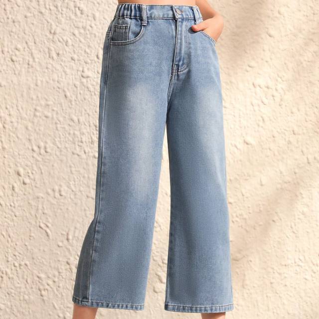 SHEIN Tween Girls&#39; Basic Casual Loose Fit Wide Leg 7/8 Length Jeans With Elastic Waist, Comfortable And Washed Light Blue