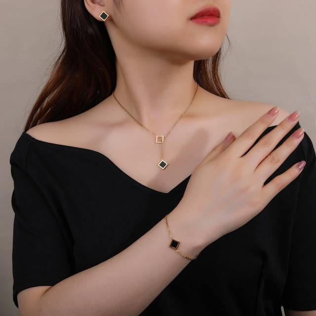 SHEIN 4pcs/Set Fall/Winter New Fashion Elegant Women&#39;s Black Square Oil Drop 18K Gold Plated Stainless Steel Necklace And Earring Set, For Christmas, Hallow