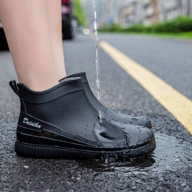 Koreanska Version Fashionabel Kvinnors Gummistövlar , Anti-halk & Vattentät , Kort Rör Design , Lämplig För Kök , Biltvättning , Livsmedel Shopping , - Svart (CN36,CN37,CN38,CN39,CN40)