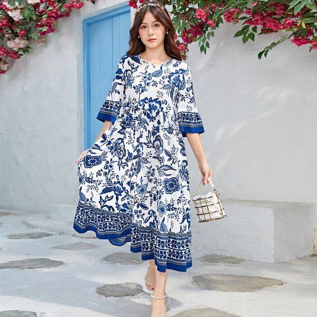 SHEIN Teenage Girls&#39; Woven Porcelain Print Holiday Sundress