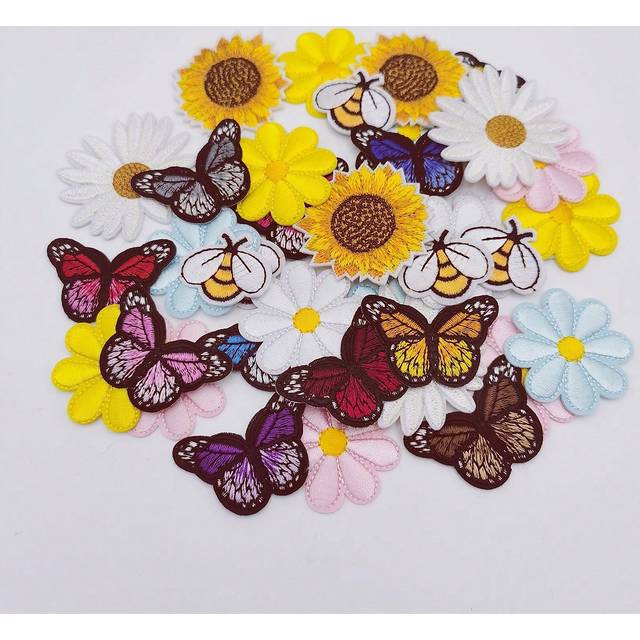SHEIN 40pcs Embroidered Iron On Patches Mixed Butterflies Daisy Sunflowers Bees Appliques For Clothes DIY Badge Sticker Sewing Accessories DIY Crafts Decora