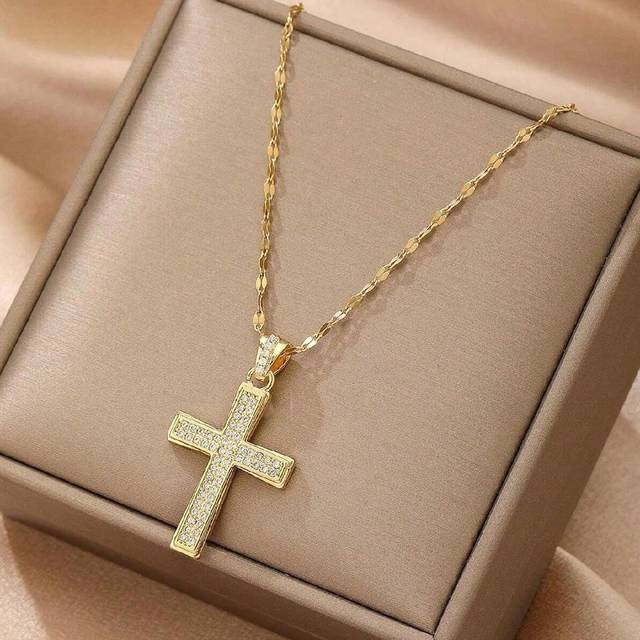 1 st Iced Out strass kors koppar hänge halsband rostfritt stål kedja Choker för flickor Street smycken för vardagen - Gult guld (En-Storlek)