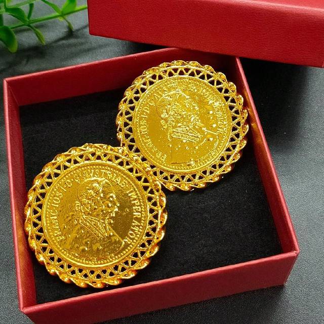 SHEIN 1 Pair Of Gold Plated Round Disc Portrait Women Earrings, Studs, Ear Hoops, Ear Jewelry, Suitable For Bride Wedding Banquets, Valentine Day, Mother Da