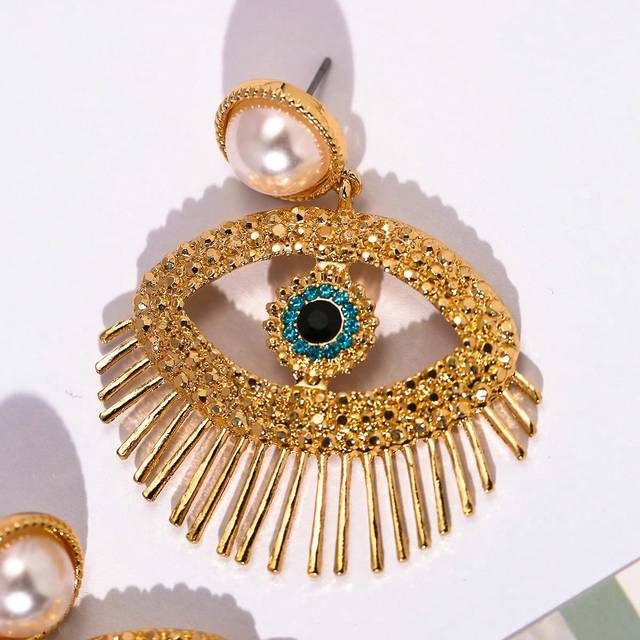 SHEIN 1pair European And American Style Fashionable Faux Pearl & Rhinestone Decor Eye Shaped Earrings