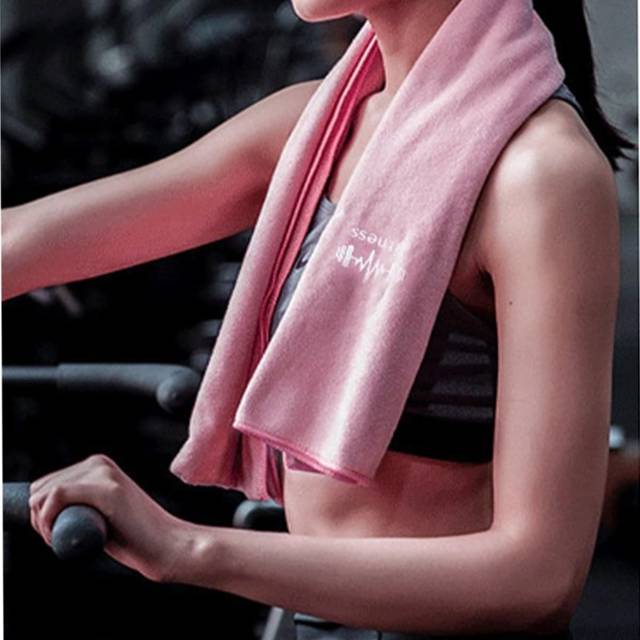 SHEIN 1pc Multi-functional Quick Dry Gym Towel For Fitness Equipment, Sweat Absorbent Pad And Wiping Towel Diy