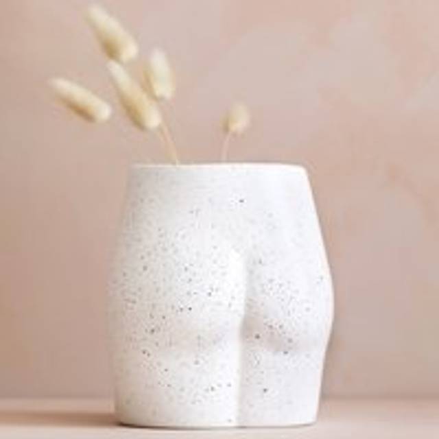 Ceramic Speckled Bum Vase - white/black - one size