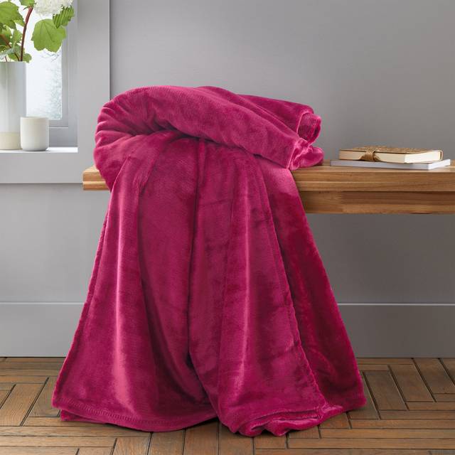 Catherine Lansfield Raschel Velvet Touch 200cm x 240cm Throw Hot Pink
